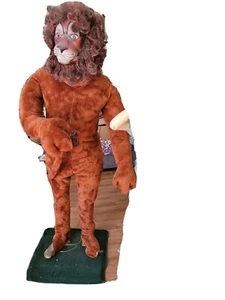 The Wizard Of Oz Vintage Theatre Prop The Cowardly Lion with movable arm. - Picture 1 of 5