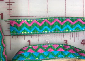Bestickte Borte 7/8" breit Baumwolle - grün + blau und rosa Zickzack - ca. 2 Yard - Bild 1 von 3