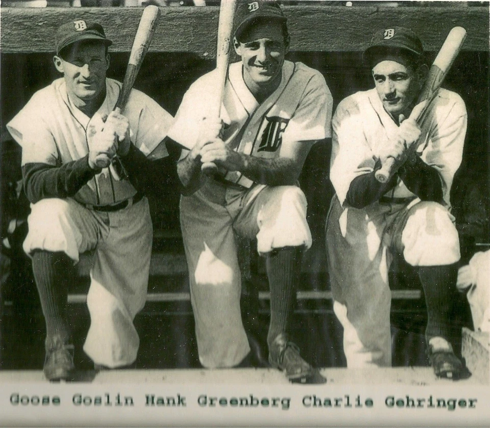 Фотография Detroit Tigers Хэнка Гринберга, Чарли Герингера и Гуся Гослина 8 x 10 дюймов - Изображение 1 из 1