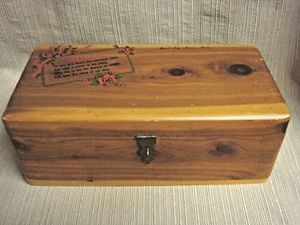 VINTAGE CEDAR BOX Rose & Mother Poem Decal - SAULT STE. MARIE, MICH Souvenir - Picture 1 of 8