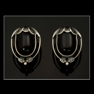 Pinzas para orejas Georg Jensen del año 2010 con ágata negra Foto 1 de 3