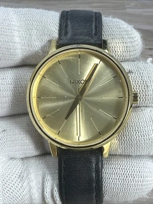 Женские часы Nixon Movin Out The Kensington золотистый черный кожаный ремешок новая бита - Изображение 1 из 4