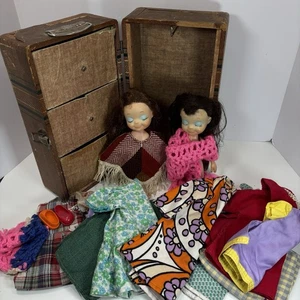 Menge 2 Uneeda Little Sophisticates 8,5" Puppe Japan 1967 - Koffer und Kleidung - Bild 1 von 15