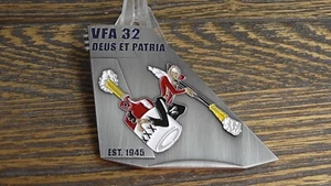 USN VFA 32 Strike Fighter Squadron 32 Fighting Swordsman Challenge Coin #986W - Foto 1 di 10