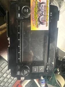 Honda HR-V 2017 radio AM FM reproductor de CD 39100-T7W-A81 39170-T7W-A81 39171-T7W-A81 - Imagen 1 de 3