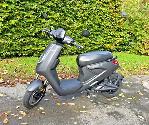 LuXXon E 2000 Li S Elektroroller Anthrazit Elektro Scooter Mofa Zubehör Set - Bild 1 von 14