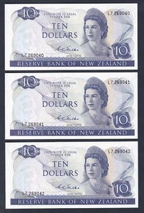 New Zealand P-166 b. (1968-75) $10 - Wilks. Prefix L7.. UNC - CONSECUTIVE Trio - Picture 1 of 2