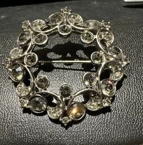 Vintage Silver Tone Rhinestone Circle Wreath Brooch Pin Sparkly Heavy Boho Round - Picture 1 of 5