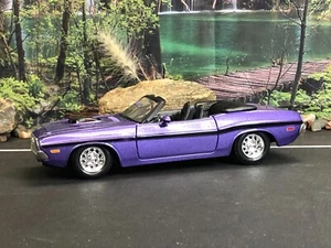1:24 Diecast Car MAISTO PURPLE 1970 DODGE CHALLENGER R/T No Box - Picture 1 of 15