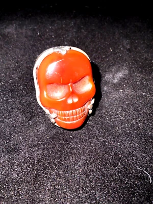 ANILLO CALAVERA CLÁSICO ÁGATA ROJA KING BABY STUDIO Foto 1 de 4