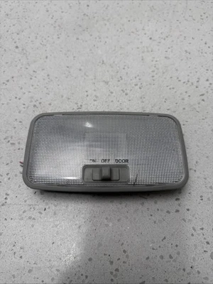 Lámpara de lectura Scion xB 2008-2015 interior techo central cúpula mapa OEM Foto 1 de 4