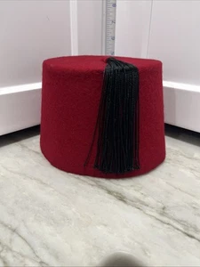 Fez Authentic Moorish Moroccan Tarbush in Dark Red with Black Tassel - Picture 1 of 9