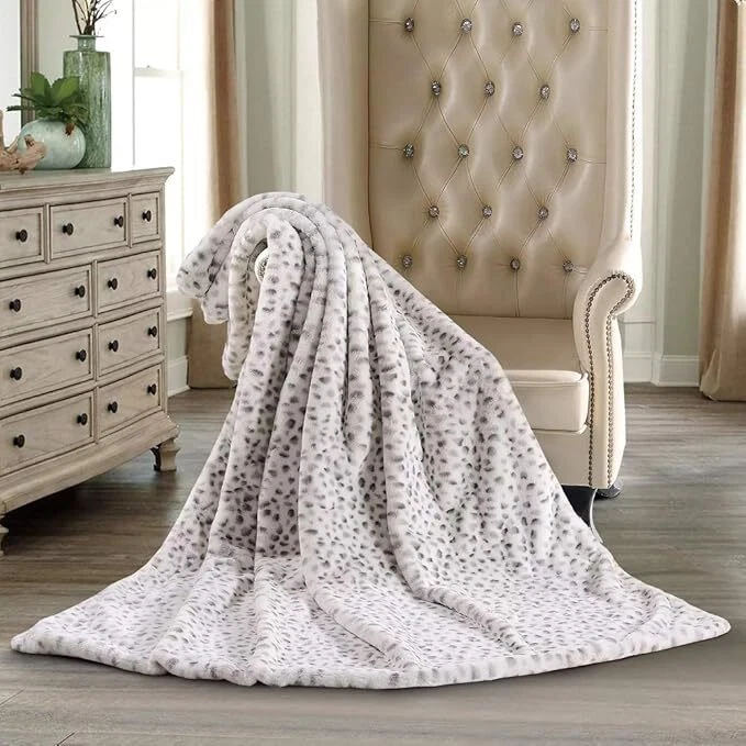 Member's Mark Hotel Premier Collection Luxury Throw 60 pol x 70 pol Snow Leopard - Imagem 1 de 1