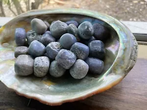 3X Grape Agate Tumbled Stone 20-25mm Rare Reiki Healing Crystal Intuition Dings - Picture 1 of 12