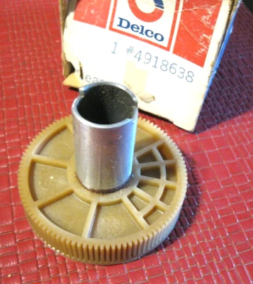 NOS 1968-1969 Chevrolet Impala and Corvette Wiper Motor drive shaft and Gear - Image 1 of 2