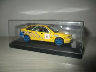 RENAULT LAGUNA N.11 HARVEY 01-94 VITESSE  SCALA 1:43  - Immagine 1 di 3
