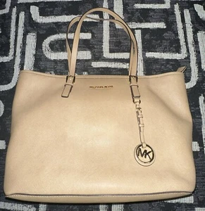 Michael Kors Jet Set Zip Top Travel Tote Saffiano Leather ~ Dark Tan / Taupe - Picture 1 of 6