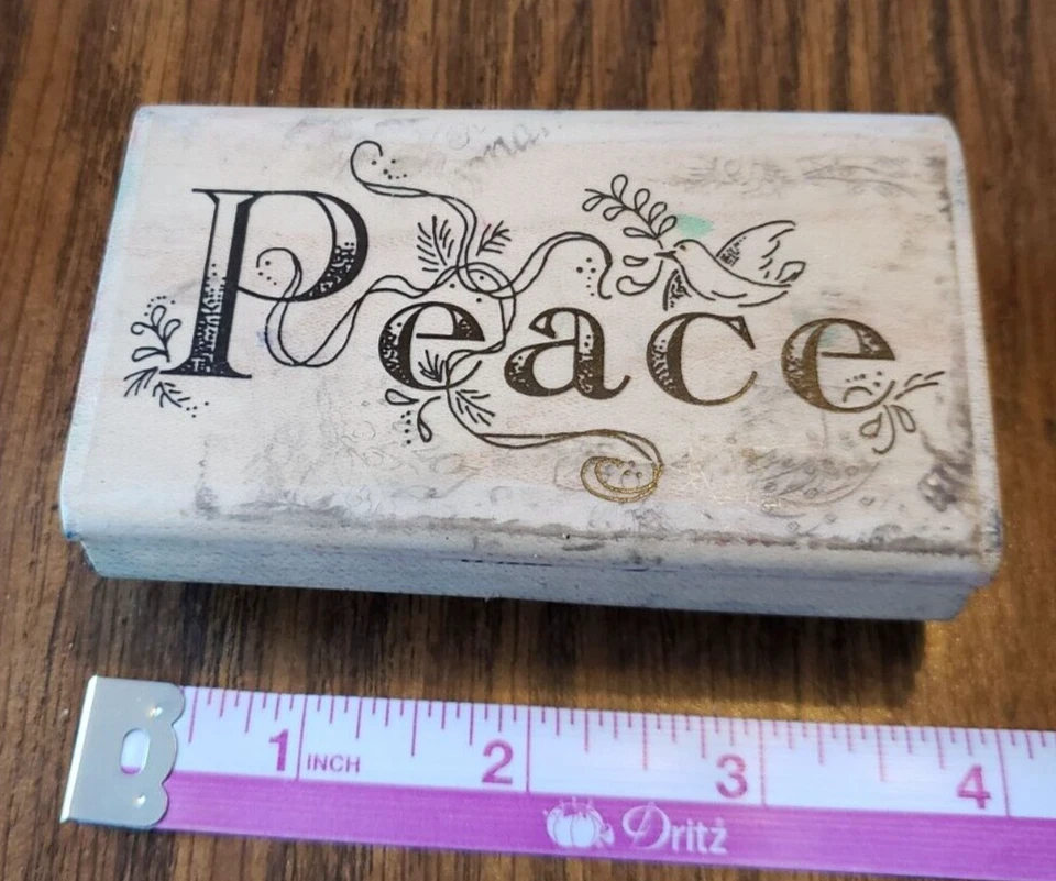 Резиновый штамп Stampington Company Vintage Script Peace с лентами и птицами - Изображение 1 из 4