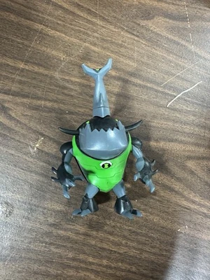 Figura de acción Ben 10 Omniverse Eatle Cartoon Network Bandai A32 Foto 1 de 2