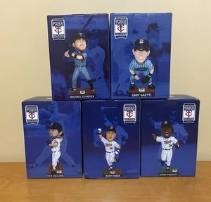 Lote Salón de la Fama de los Mellizos de Minnesota Kirby Puckett Kent Hrbek Gary Gaetti Bobblehead - Imagen 1 de 3