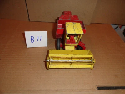 1/32 new holland combine parts - Image 1 of 4
