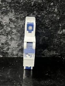 Disyuntor de CA ABL Sursum G5 277V 1 polo para circuitos de iluminación 1G5UM - Imagen 1 de 7