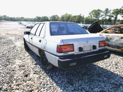 Luz trasera izquierda Plymouth Colt sedán: 1985, 1986, 1987, 1988 - 1992 Foto 1 de 4