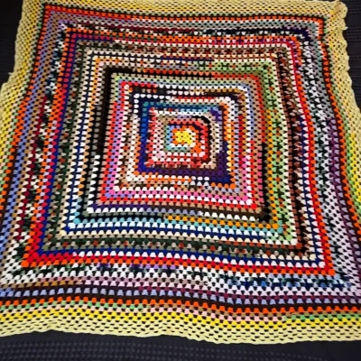 Manta afgana de ganchillo colorida de colección 84x76 King hecha a mano con puntada multicolor Foto 1 de 4