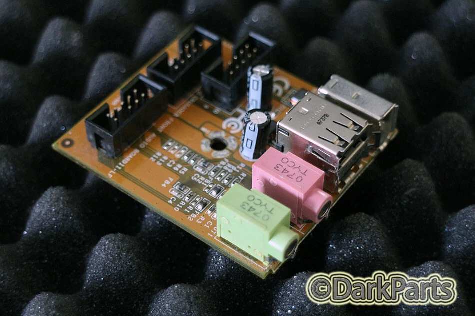 CRUSADER FRONT AUDIO BOARD S055AAG0 USB Klinke i/o Panel - Bild 1 von 1