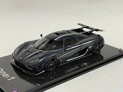 1/18 MCM Koenigsegg One:1 蓝色碳纤维白色发动机细节 30 件 #137 — 第 1/4 张图片