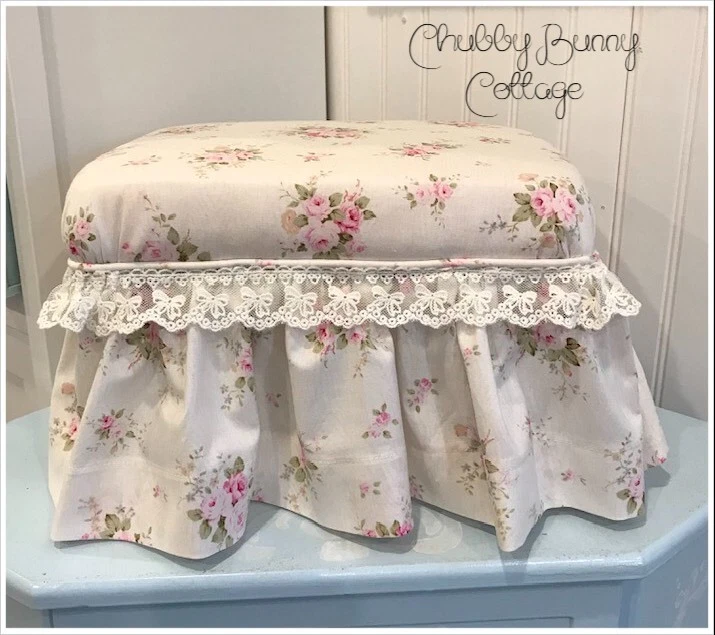 Shabby romantic cottage core Pink bouquet footstool - Image 1 of 4