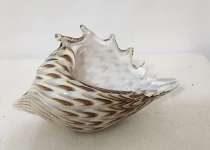 Decoración de caracola de vidrio soplado a mano - Estatuilla de vidrio conchas marinas - Marrón y blanco - Imagen 1 de 4