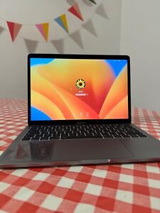 Apple MacBook Pro 13.3" (256GB SSD, Intel Core i5, 2.3GHz , 8GB) Laptop - Grigio