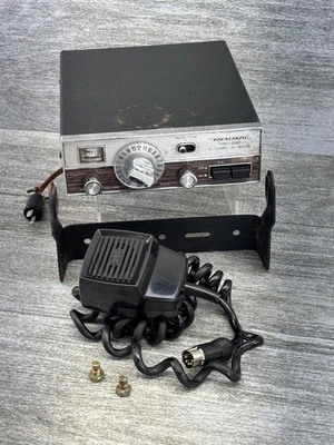 VTG Realistic Citizens Band Transceiver Mobile CB TRC-24C Radio 6” Works *READ* - Image 1 of 4