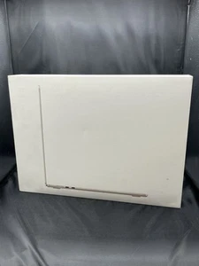 Apple MacBook Air 15" M3 chip 16GB RAM 256GB SSD Starlight MC9F4LL/A 2024 - NEW - Picture 1 of 4