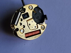 ETA 901.001 - MOUVEMENT QUARTZ-FONCTIONNEL-RÉVISION A ENVISAGER - Bild 1 von 2