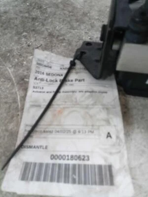 Used ABS Pump and Motor Assembly fits: 2016 Kia Sedona Actuator and Pump Assembl - Image 1 of 4