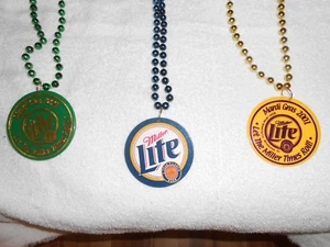 LOTE DE 3 - 2001 MILLER LITE CERVEZA MARDI GRAS COLLAR FIESTA FAVOR - Imagen 1 de 8