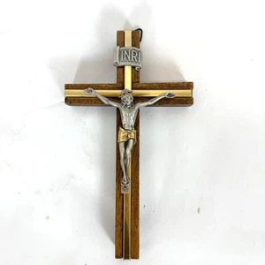 INRI Crucifijo Cruz Jesucristo Base Madera Plata Con Acentos Dorados De Colección - Imagen 1 de 4