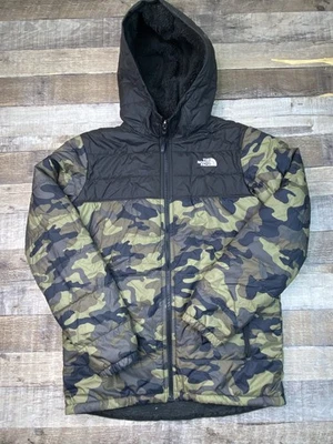 Chaqueta The North Face Mount Chimborazo Camuflada Negra Niños XL Capucha acolchada aislada Foto 1 de 4