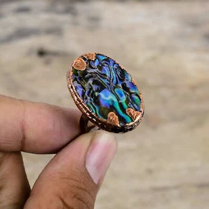 Bisel de piedra concha de abulón ovalado de cobre promesa electroformada anillo étnico joyería - Imagen 1 de 6