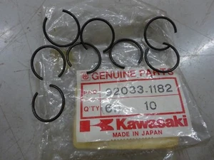 KAWASAKI NOS CLIP PERNO PISTONE (8) KLR250 KSF250 ZN1100 LTD ZX11 GPZ1100 ZR1100 - Foto 1 di 1