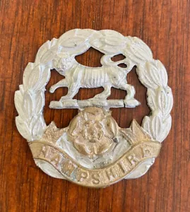 Original British Army Hampshire Regiment Cap Badge - WW1 / WW2 - Bild 1 von 2