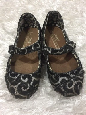 Toms 女宝宝 5 码玛丽珍风格鞋黑色银色漩涡图案 — 第 1/4 张图片