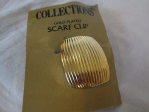  Clip sciarpa placcata oro a costine metallo tono oro 1 1/2" x 1 1/4" vintage - Foto 1 di 3