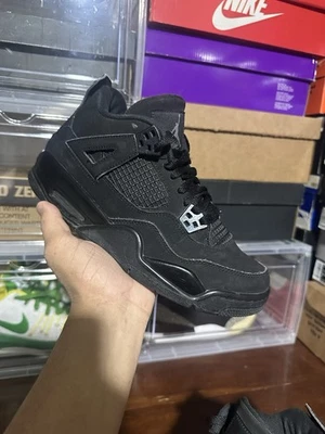 Talla 6.5 (GS) - Jordan 4 Retro 2020 Low Black Cat Foto 1 de 4