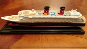 NUOVO Ufficiale Originale Disney Cruise Line Scala DCL Modellino Nave Replica MAGIA - Foto 1 di 1