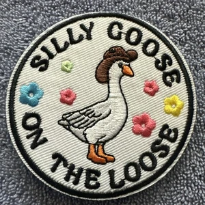 SILLY GOOSE ON THE LOOSE 3x3 Embroidered Morale Patch Hook Backing Brand New - Picture 1 of 4