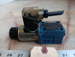 REXROTH HYDRAULICS M-3 SED 6 UK13/350 C  G96 N964/B12 SOLENOID VALVE - Picture 1 of 5