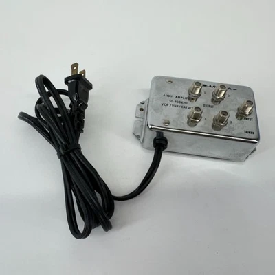 Radio Shack 15-1119A 4-Way TV FM Distribution Amplifier 50-550MHz 1.3dB Gain - Image 1 of 4